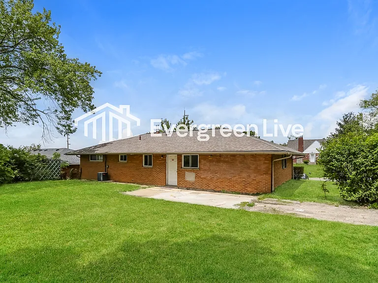 2305 Compton Rd — Photo 14