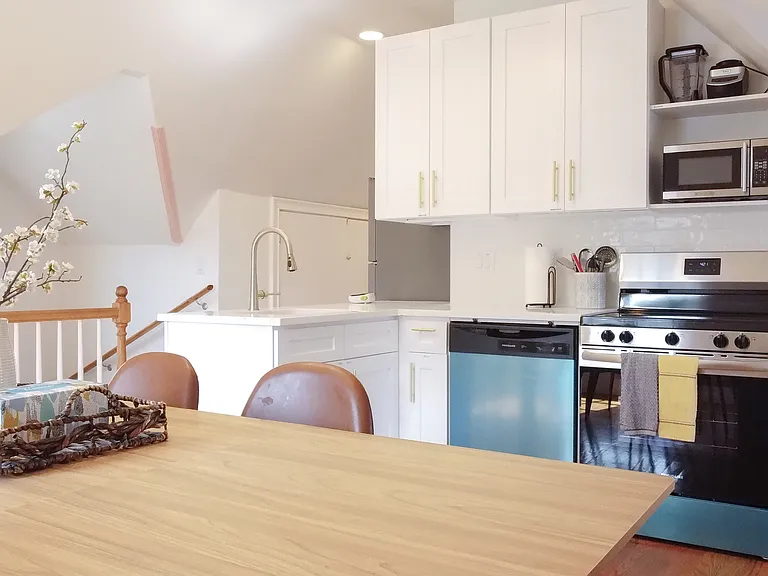 87 Stephen St #1C — Photo 89