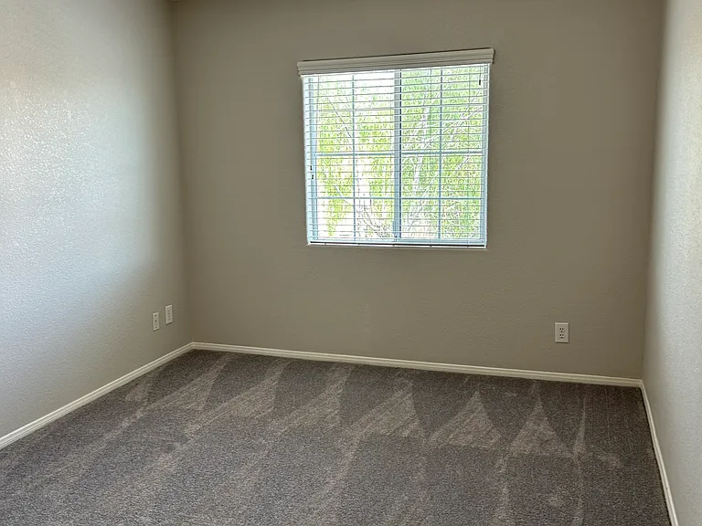 9025 Grenache St — Photo 9