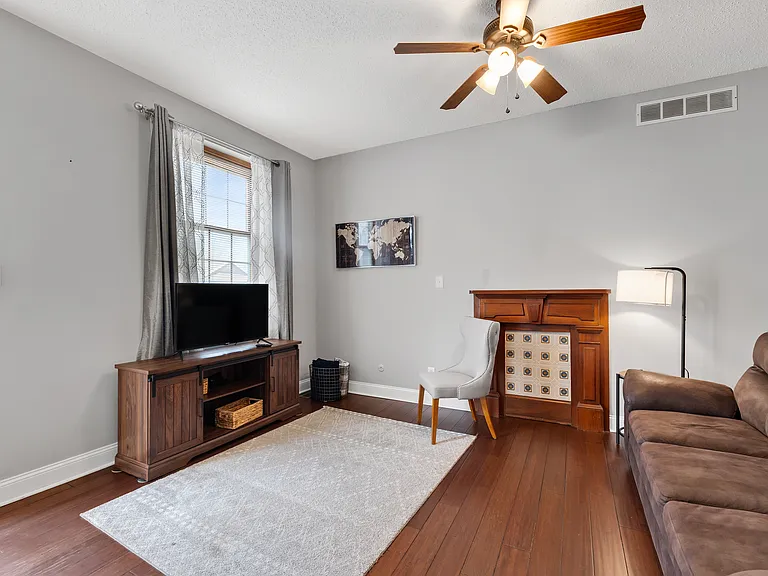 4066 Phillips Ave — Photo 4