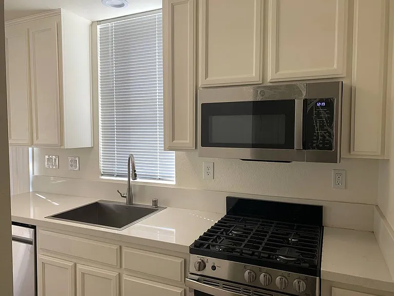 862 Nobel Dr — Photo 8