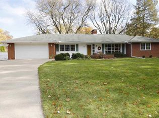 440 E High Point Dr, Peoria, IL 61614