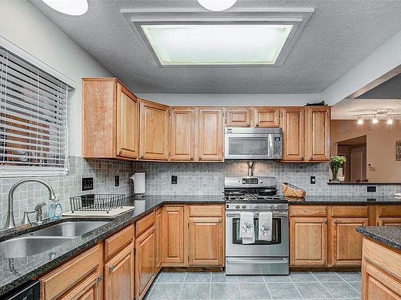 4th image of 4722 Stonemede Dr