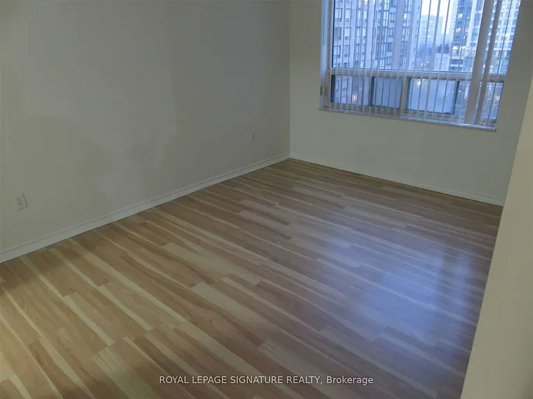 285 Enfield Pl #801 — Photo 5