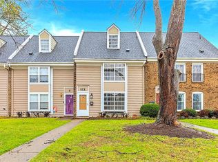6 Skipwith Green Cir, Henrico, VA 23294