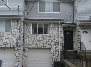 94 Wenlock St, Staten Island, NY 10303