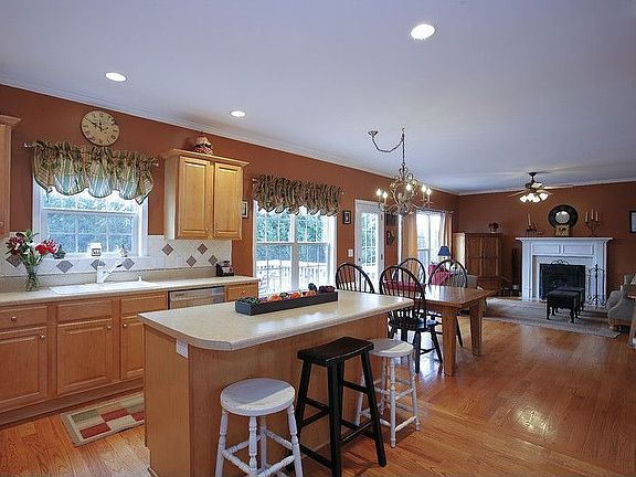 Fabulous Kitchen to Den Space