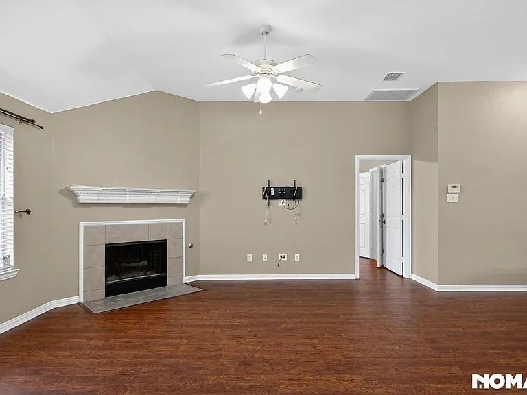 409 Lois Ln — Photo 28