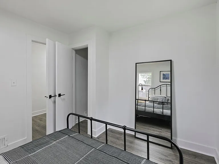 2254-2256 Hiawatha Park Dr — Photo 16