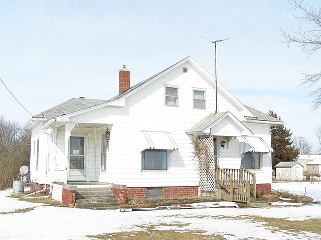 1st image of 325 E Walnut St