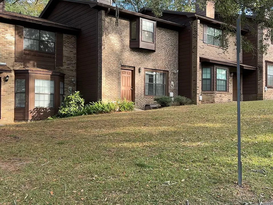 3721 Donovan Dr