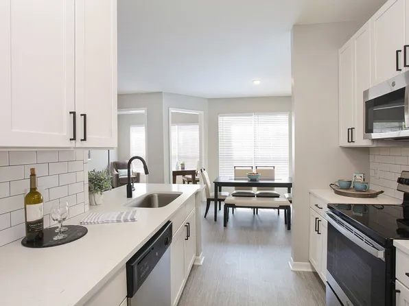 Westwood Reserve Apartments