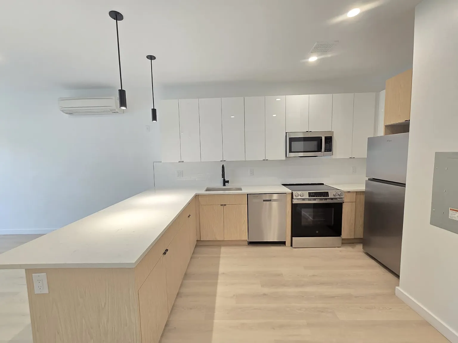 1 bed, 722 sqft, $2,525 — Photo 2