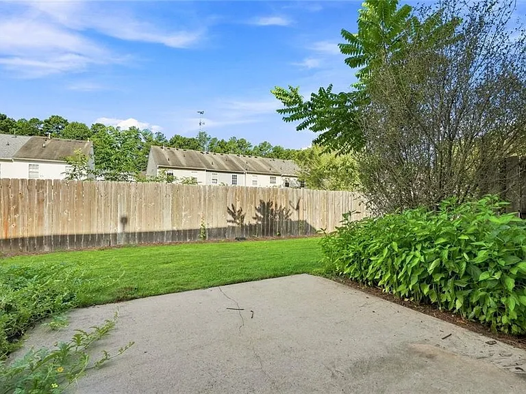 3063 Kentmere Dr — Photo 25