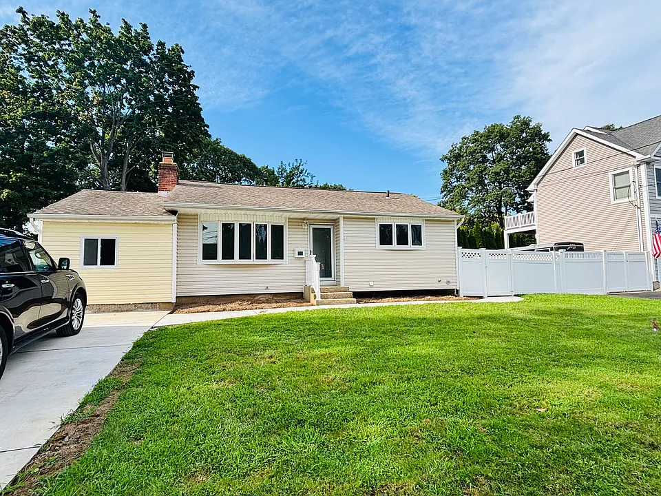 3 Grand Haven Dr