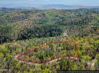 33 Oakwood Rd, Walland, TN 37886