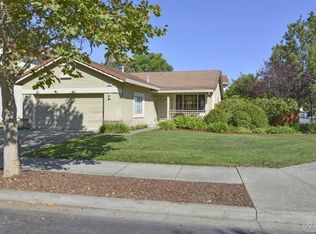 866 Foothill Dr, Windsor, CA 95492