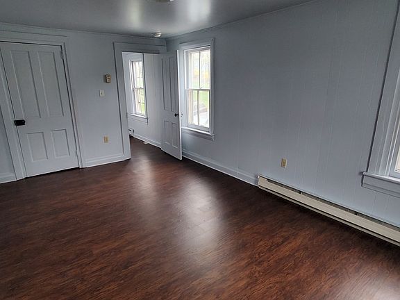 2nd image of 127 2nd St #127