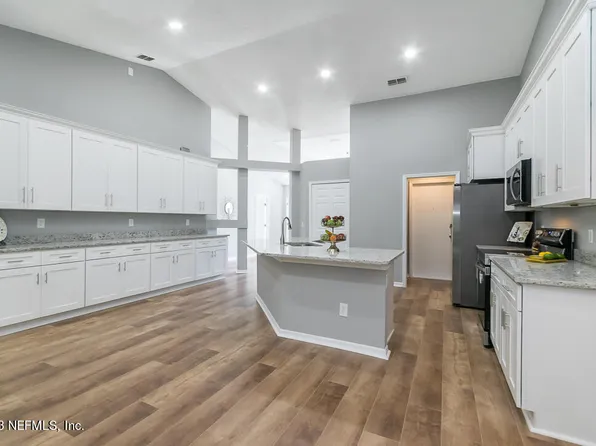 8267 TEATICKET Drive, Jacksonville, FL 32244