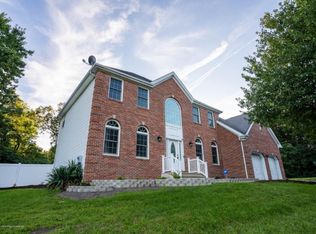 2 Sun Hollow Rd, Howell, NJ 07731