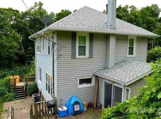 521 W 3rd St, Dubuque, IA 52001