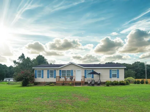 5800 Dachshund St, Iron Station, NC 28080