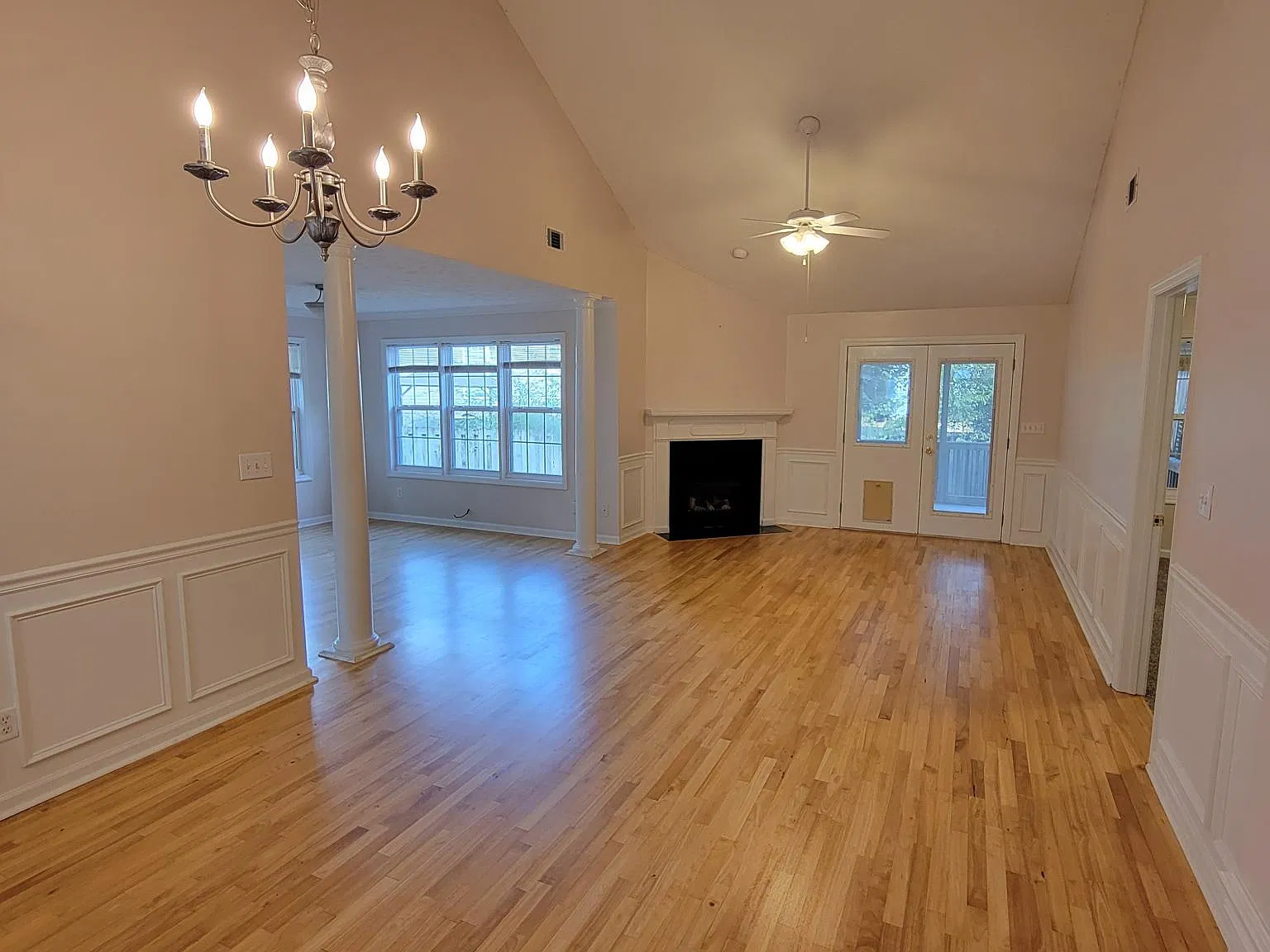 2 bed, 1330 sqft, $1,600 — Photo 3