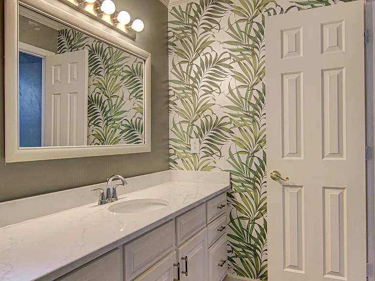 2315 Treetop Ln — Photo 23