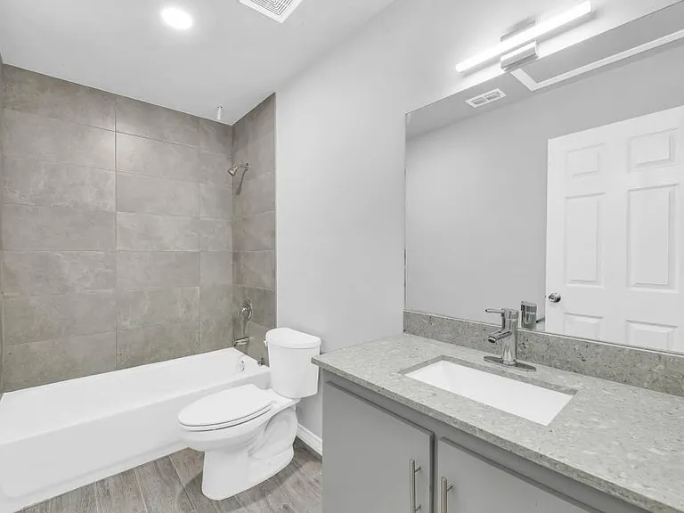 1001 W Sunset Valley St — Photo 3
