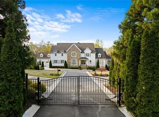 661 Windsor Pkwy, Sandy Springs, GA 30342