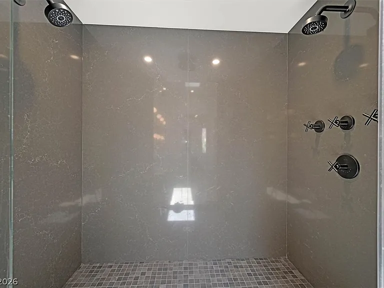 692 Scenic Cliff Dr — Photo 26