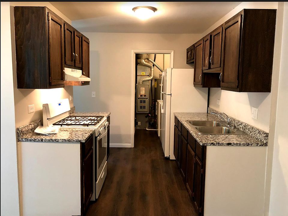 1st image of 204 Briarwood Ct