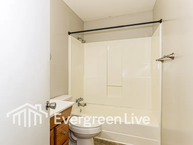 2140 Balfour St — Photo 8