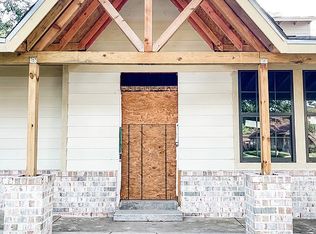 1226 West Dr, Port Neches, TX 77651