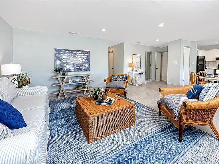 5231 Beach Dr SE #B — Photo 3