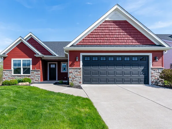 1240 Olde Brandy Ln, Davenport, IA 52807