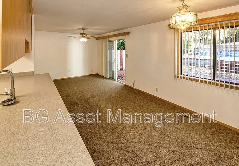 2901 Doidge Ave — Photo 27