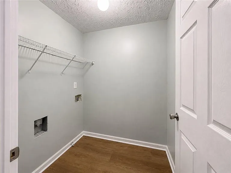 2490 Emma Way — Photo 11