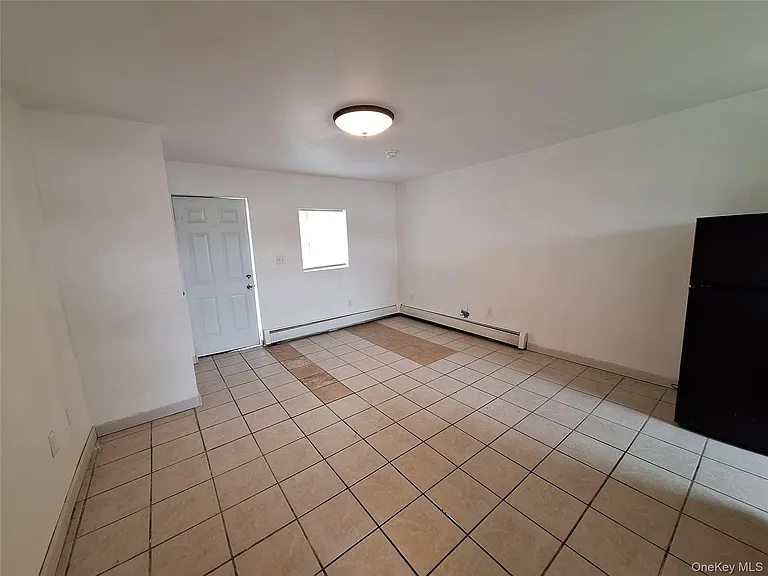 2095 Ulster Ave #6 — Photo 3