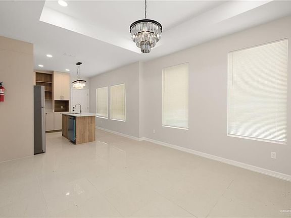 3rd image of 4305 Heron Ave #8