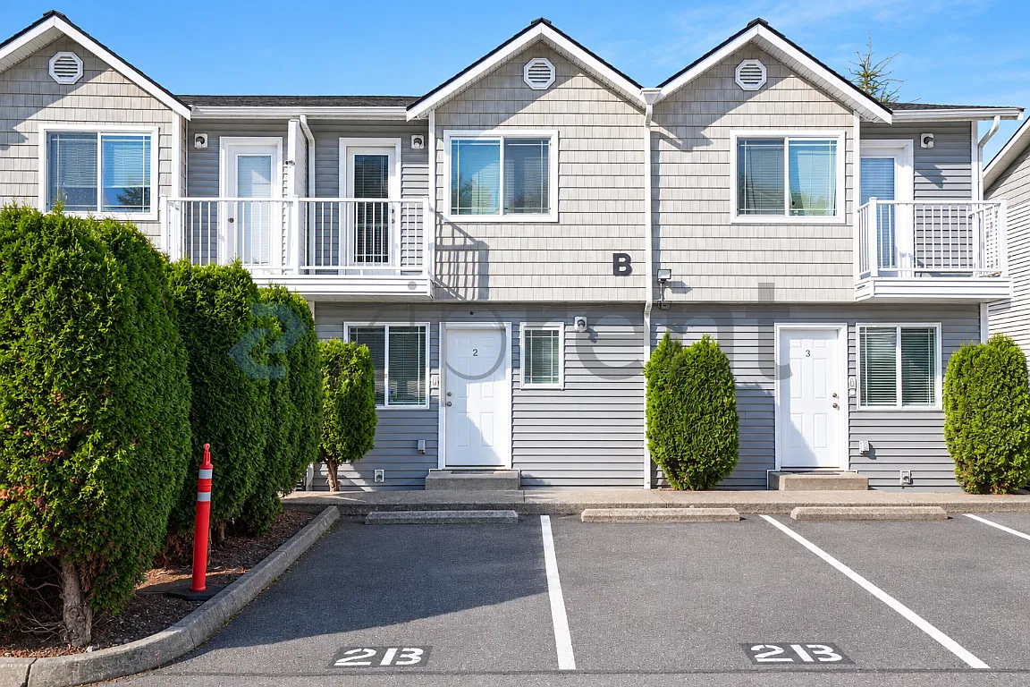 2 bed, 1.5 bath, 1034 sqft, $2,200 — Photo 1