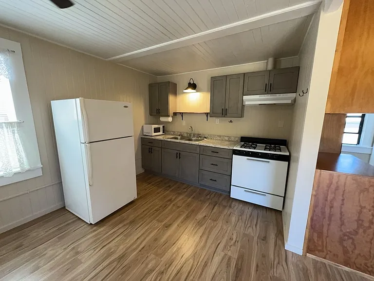 166 Wildwood Ave — Photo 3