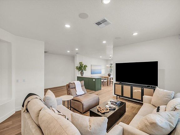 4th image of 2048 N Canyon Greens Cir