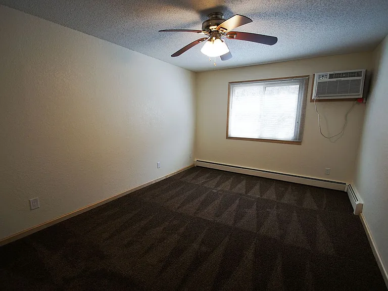 401 E Burnsville Pkwy — Photo 7