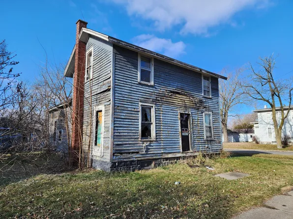 801 S Main St, Three Rivers, MI 49093