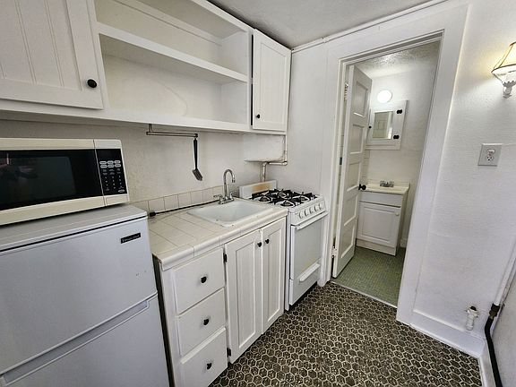 3rd image of 679 E 2nd Ave #7