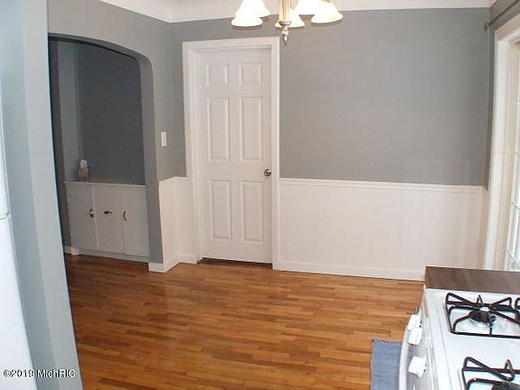 5th image of 903 Griggs St SE