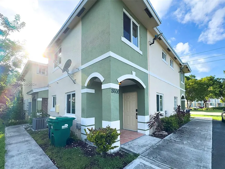 18606 SW 100th Ave #18606 — Photo 28