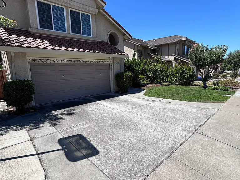 1084 Sunrise Dr — Photo 41