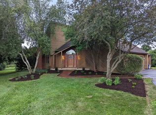 7N224 Westview Ct, St Charles, IL 60175